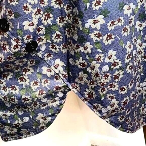 Gray Tunic Top with Maroon Flowers, Big Zipper at Neckline,  Size XXL - Picture 7 of 8